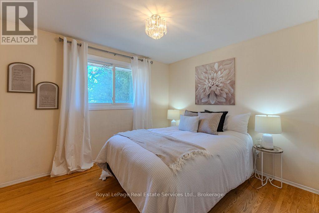 668 MACLAREN DRIVE - 12