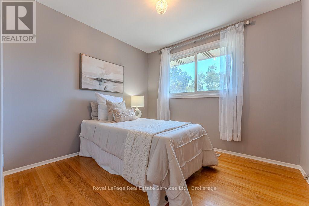 668 MACLAREN DRIVE - 14