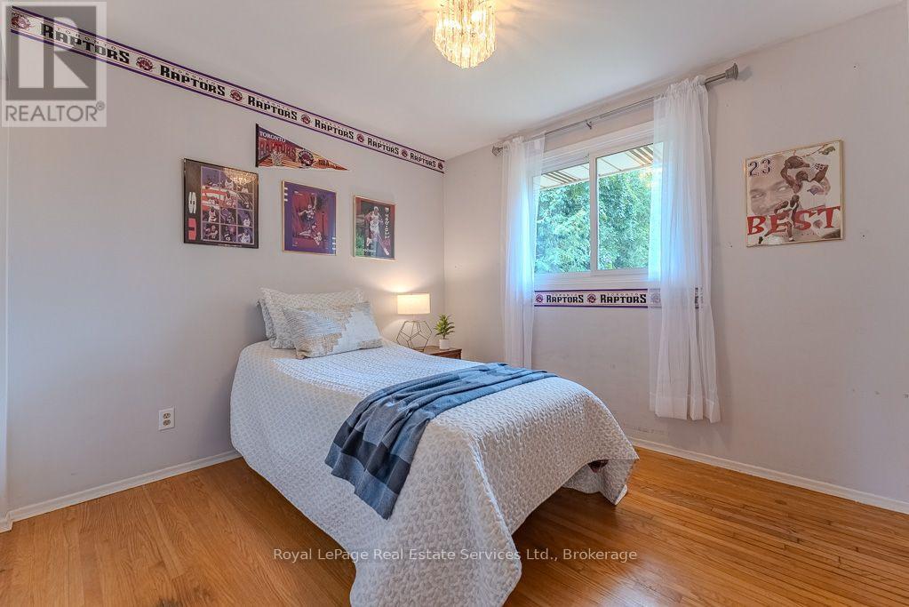 668 MACLAREN DRIVE - 16