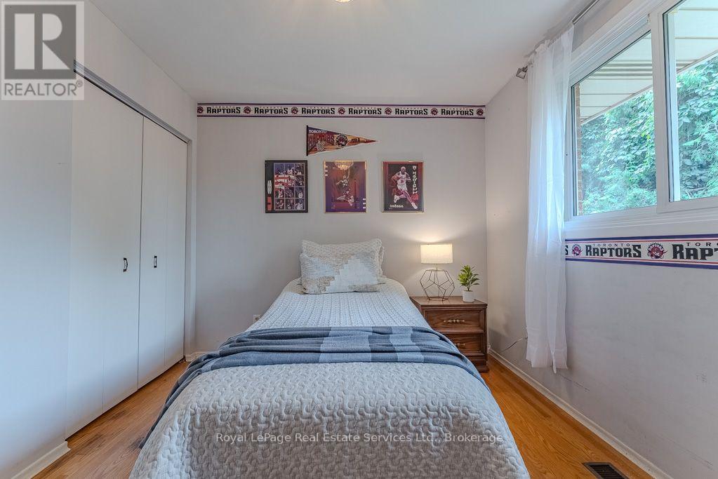 668 MACLAREN DRIVE - 17