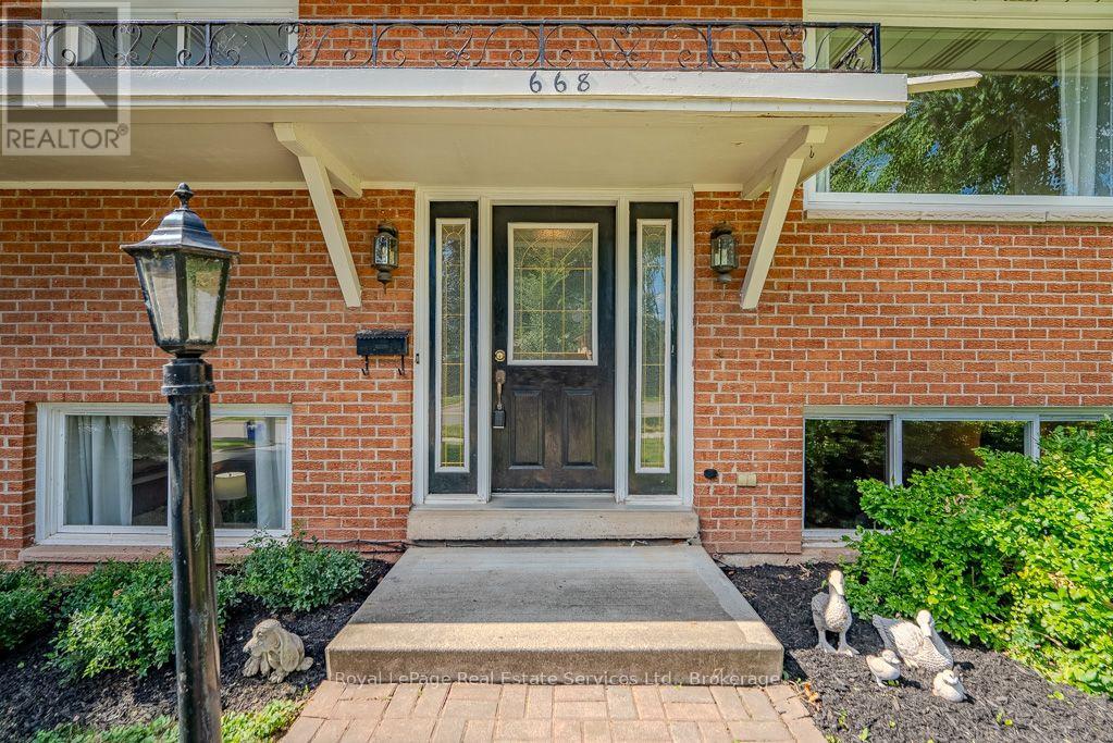 668 MACLAREN DRIVE - 3