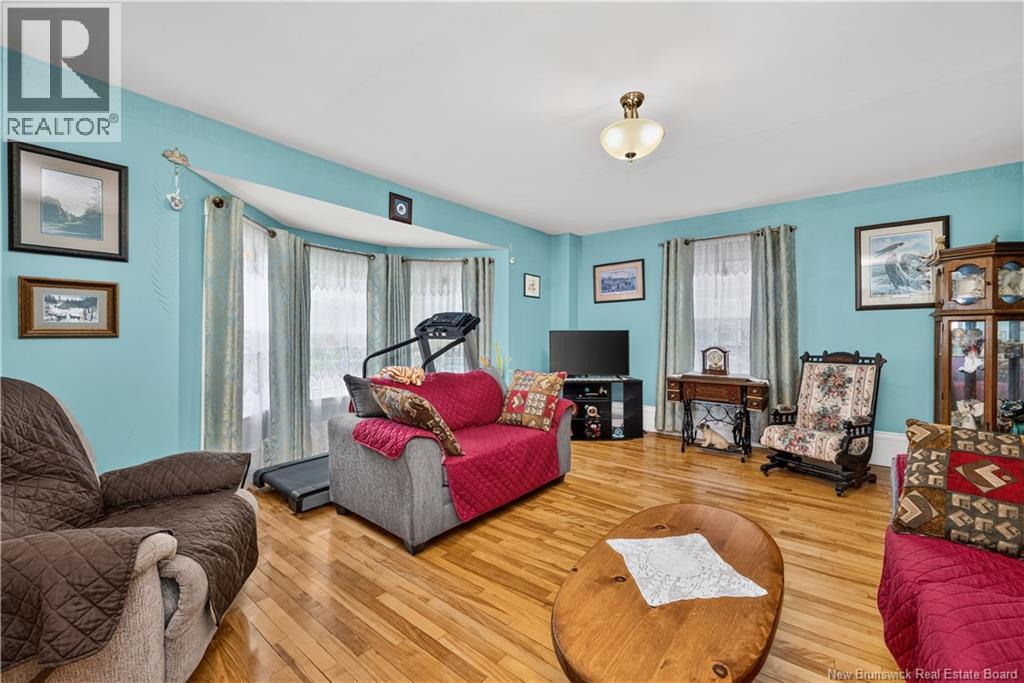 5910 King Street - Image 4