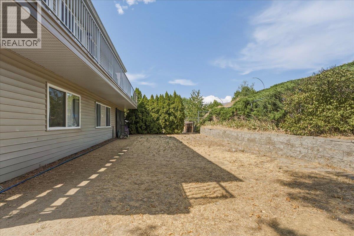 2225 Teal Place - Image 33