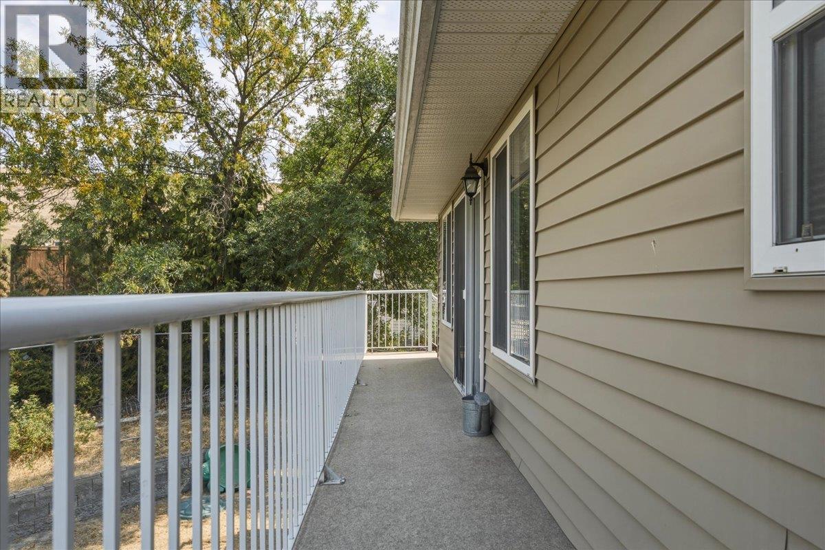 2225 Teal Place - Image 32