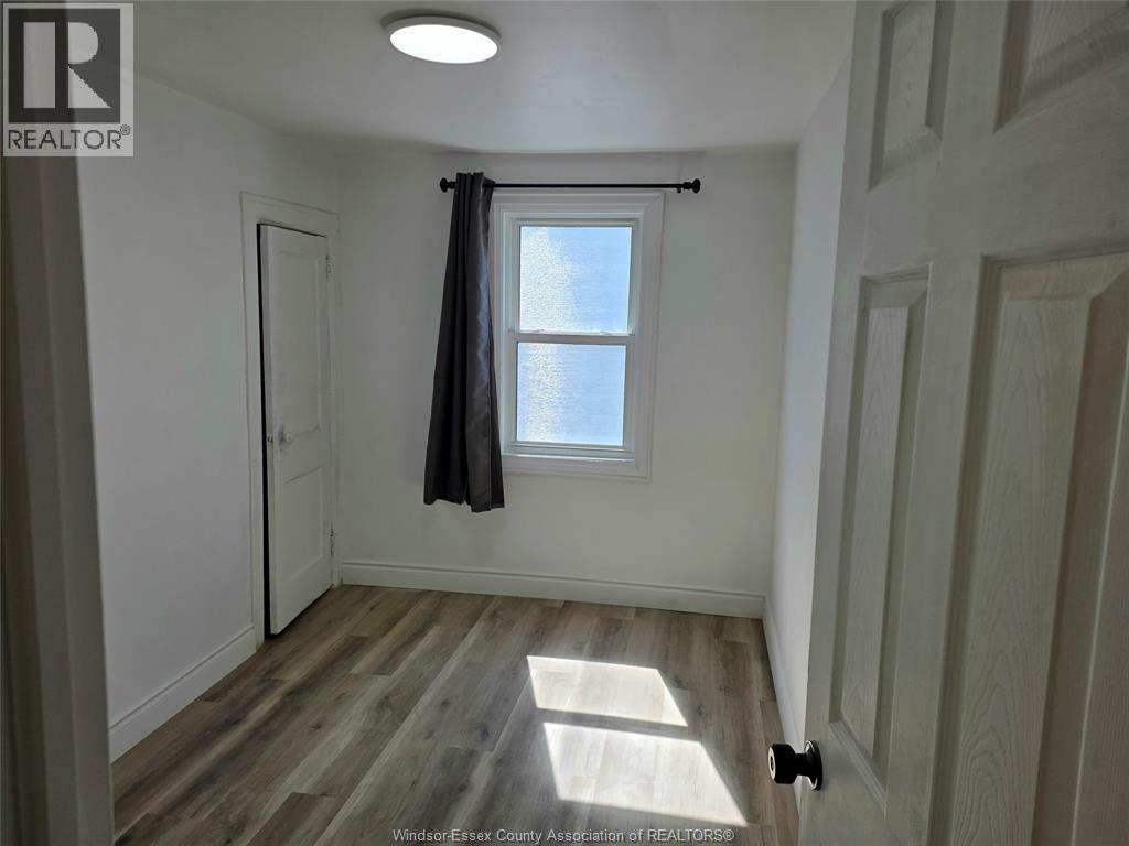 1126 LOUIS AVENUE - Image 21