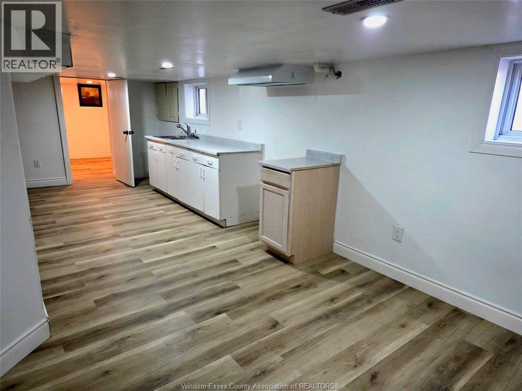 1126 LOUIS AVENUE - 26