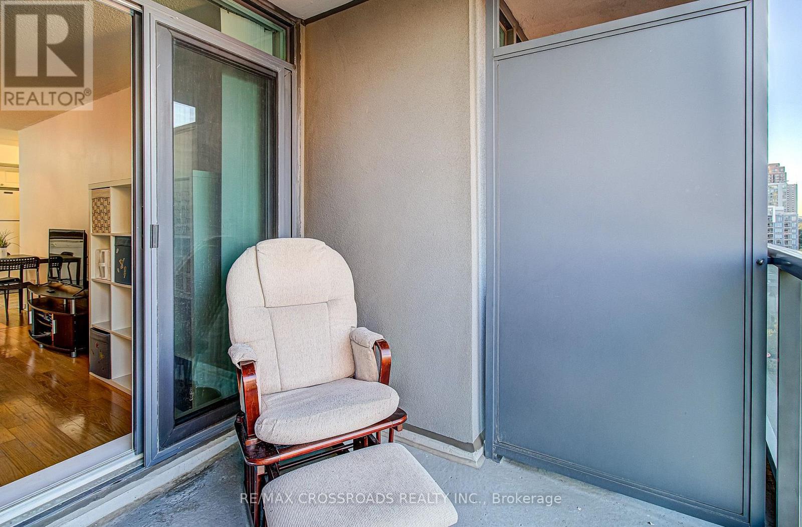 #1512 30 HARRISON GARDEN BOULEVARD - 11