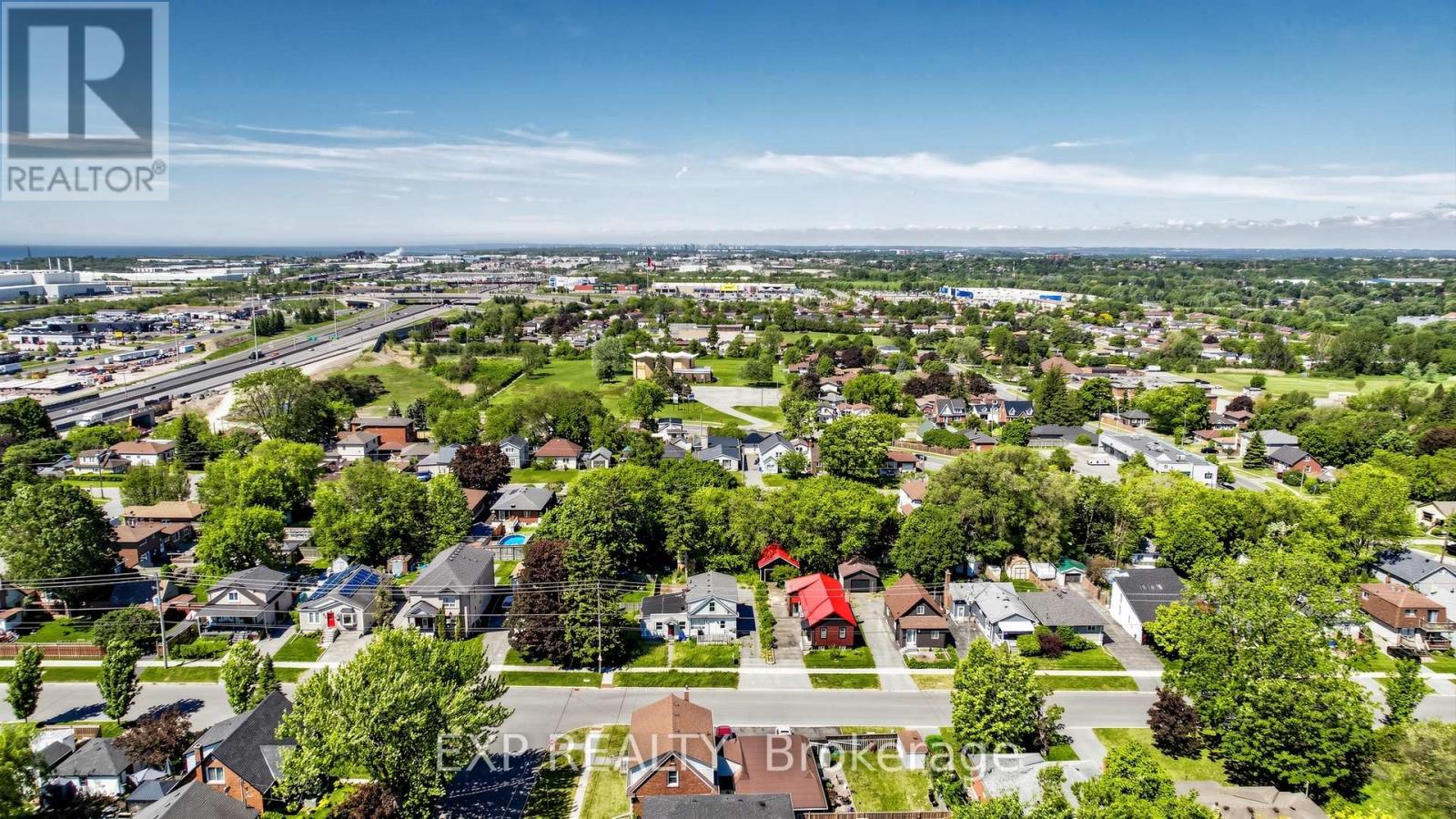 546 PARK ROAD S - 40