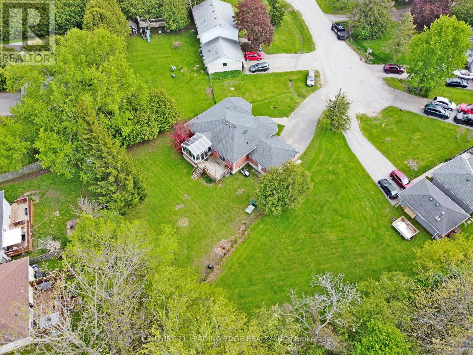 4 BAY COURT - Image 35