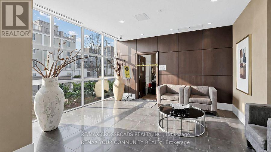 #505 21 UPPER DUKE CRESCENT - 13