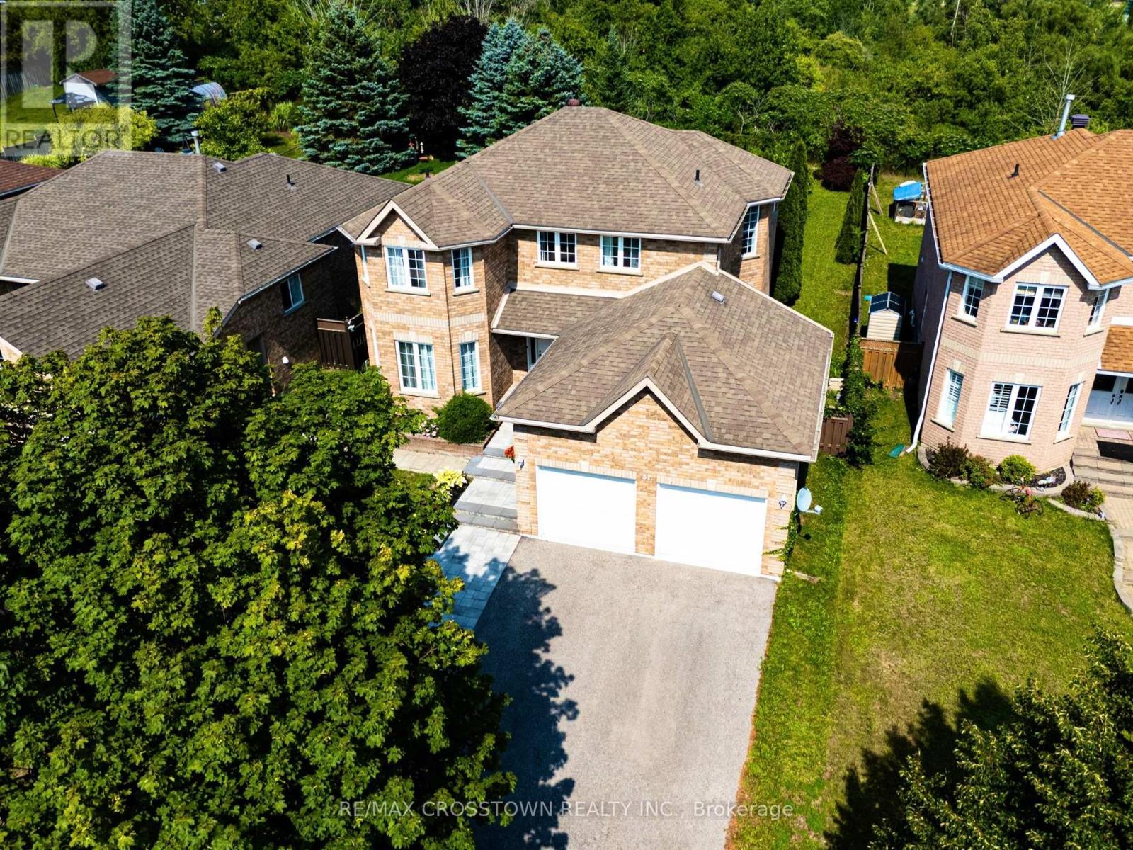 31 LOGAN COURT - 2