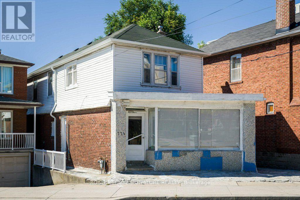 724 VAUGHAN ROAD - 1