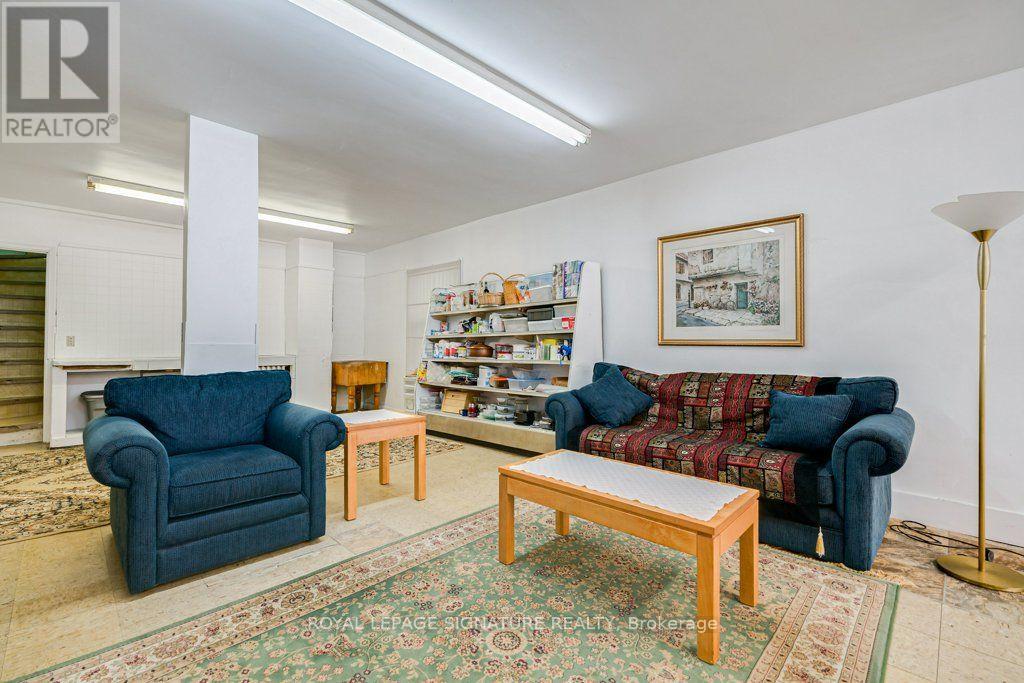 724 VAUGHAN ROAD - 3