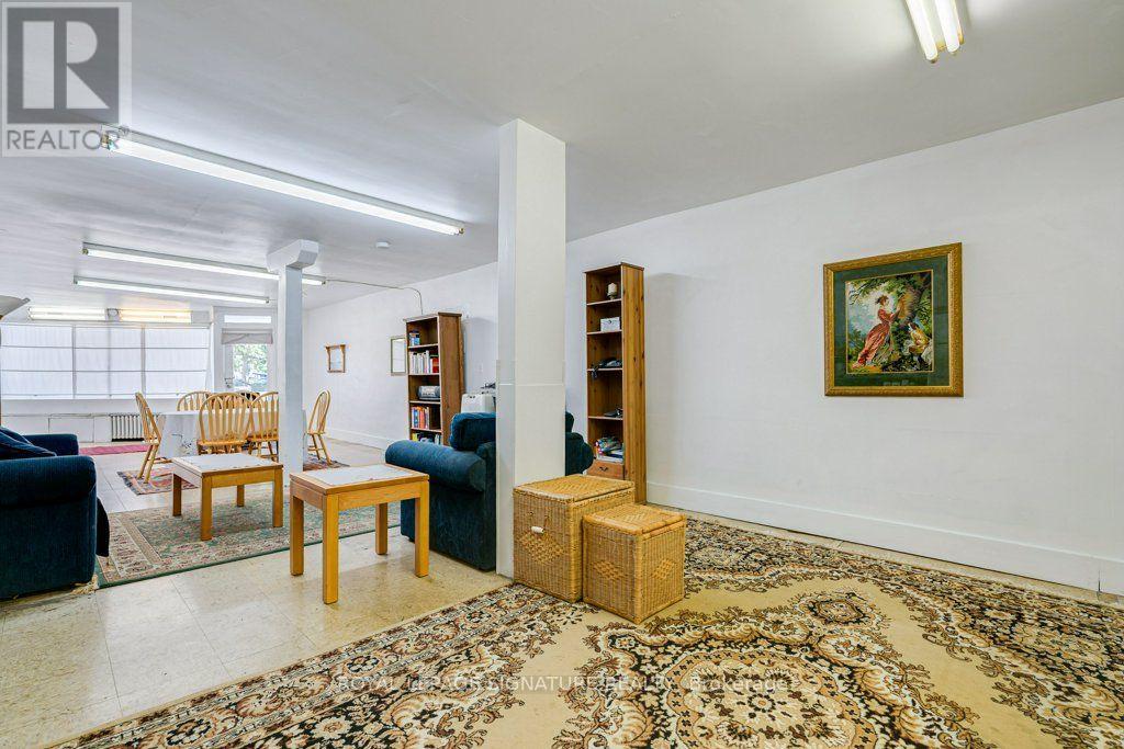 724 VAUGHAN ROAD - 6