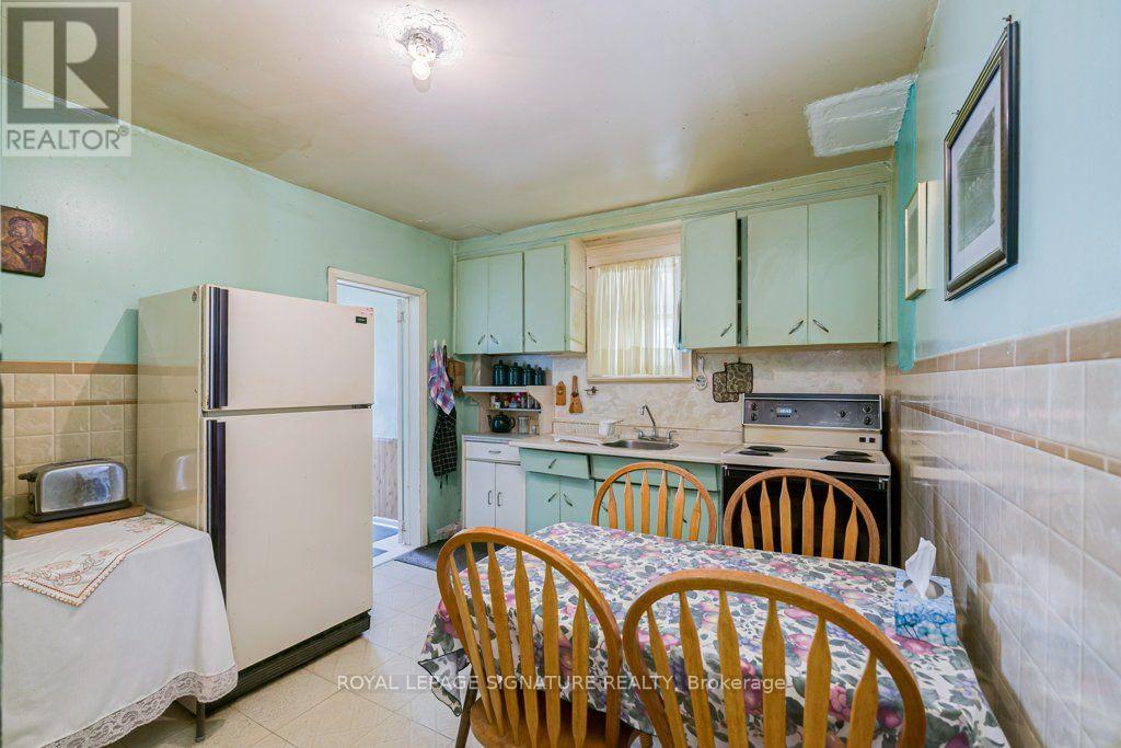 724 VAUGHAN ROAD - 8
