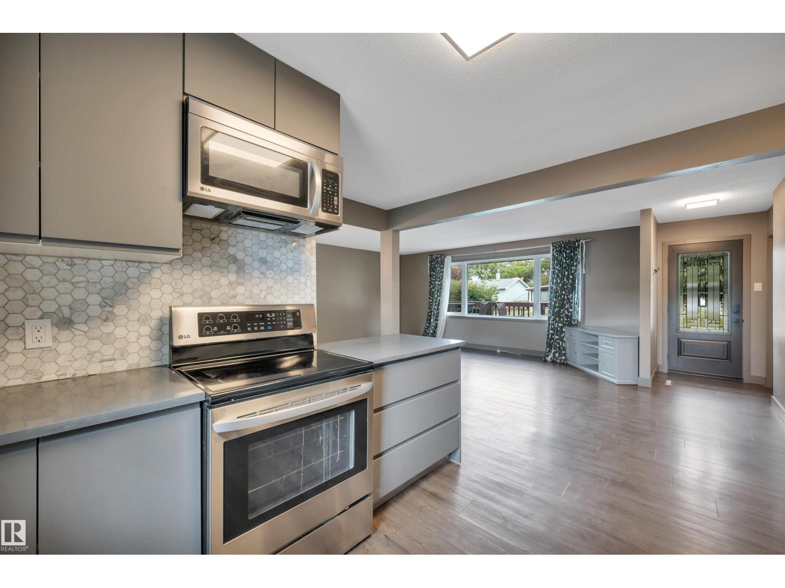 8615 66 AV NW - Image 16