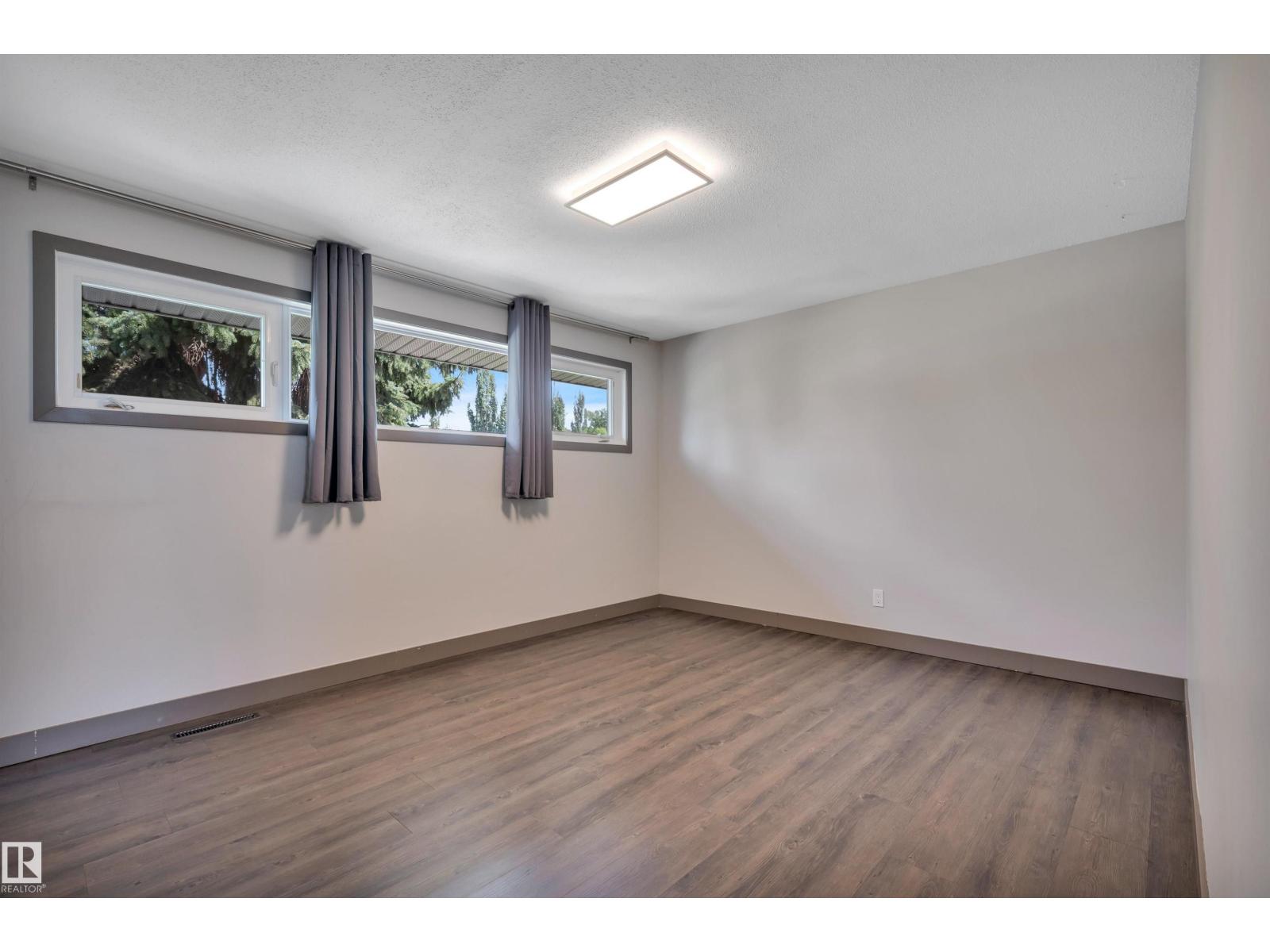 8615 66 AV NW - Image 19