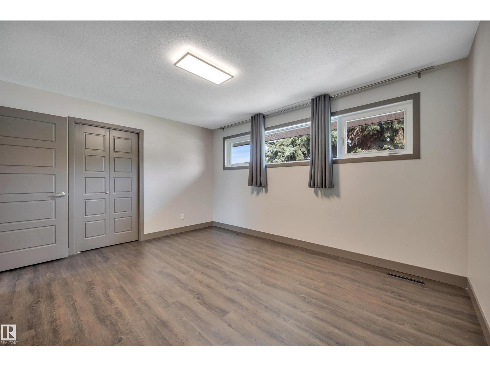 8615 66 AV NW - Image 21