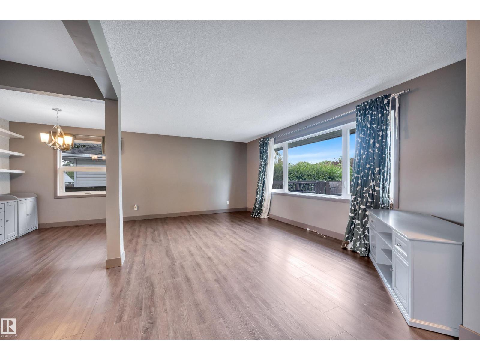 8615 66 AV NW - Image 8