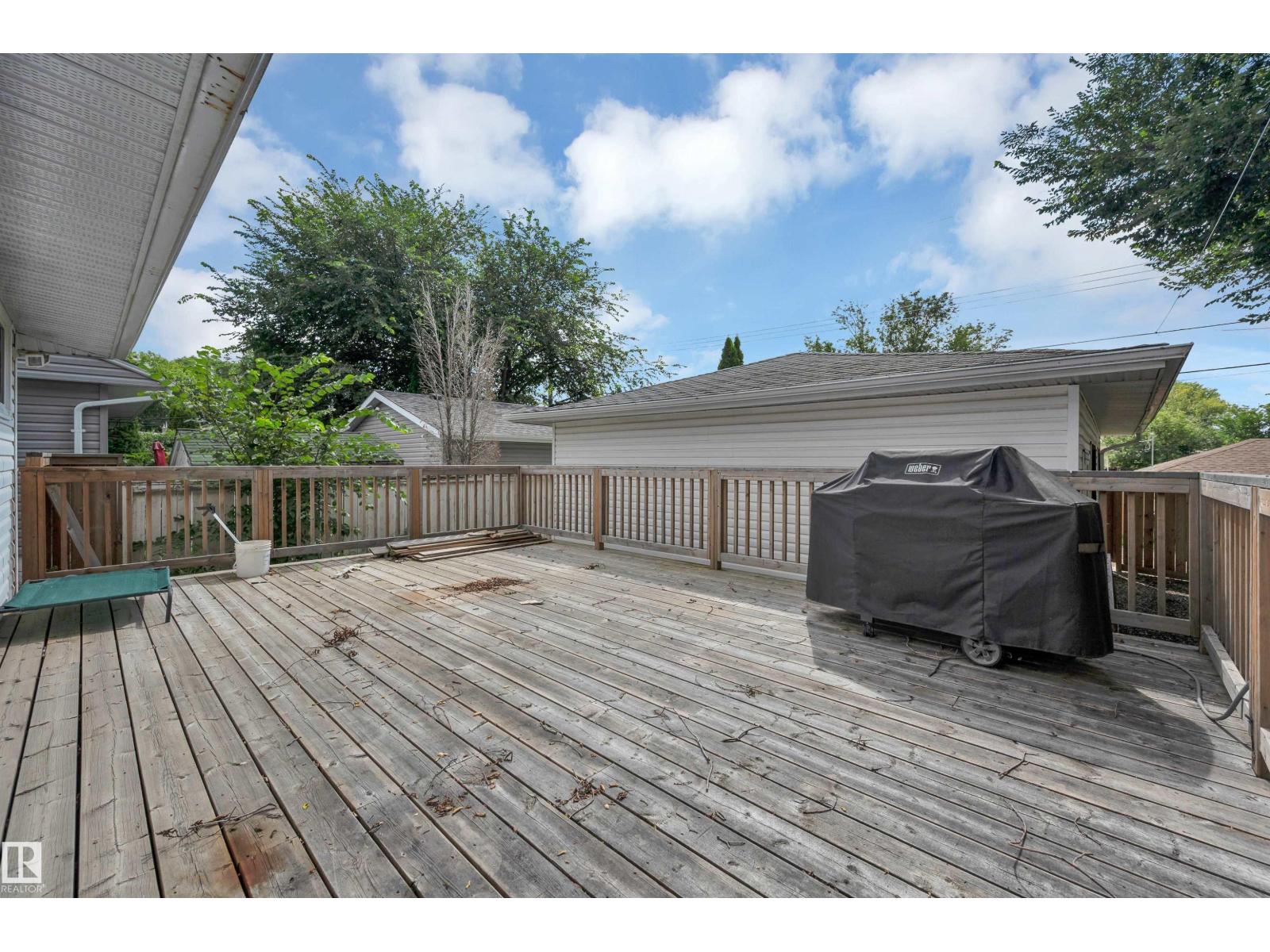 8615 66 AV NW - Image 38