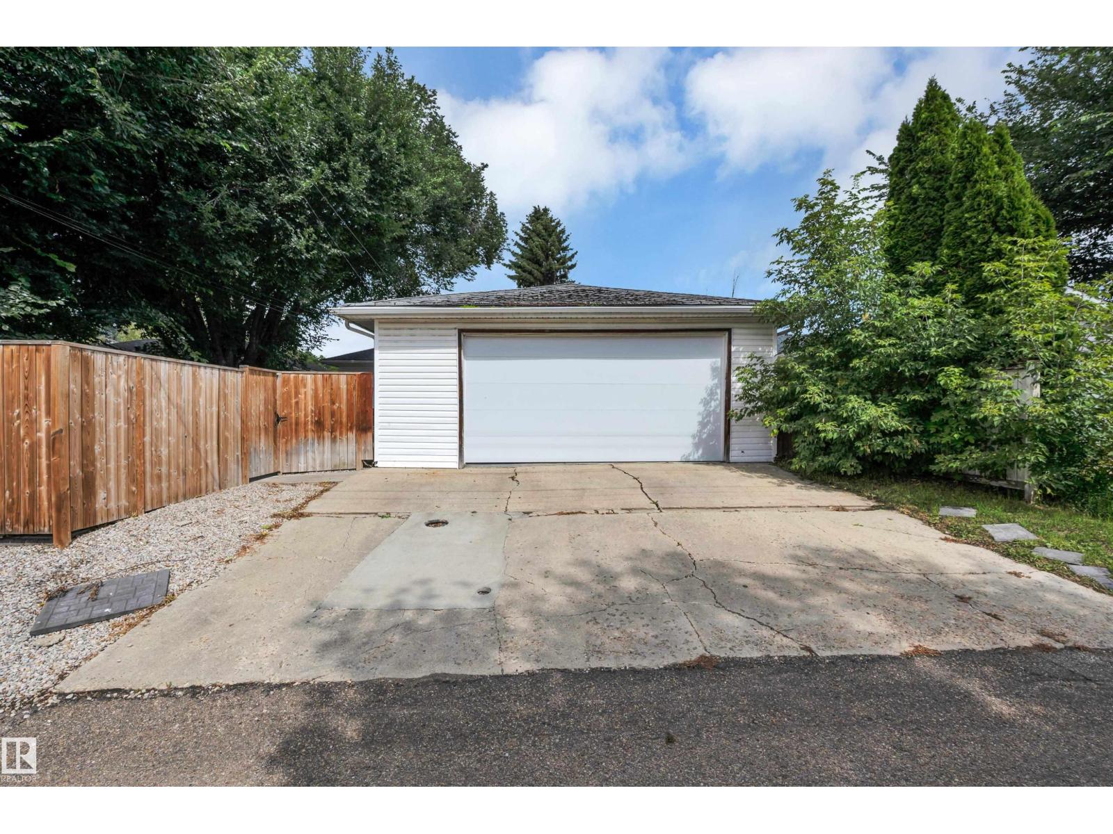 8615 66 AV NW - Image 48