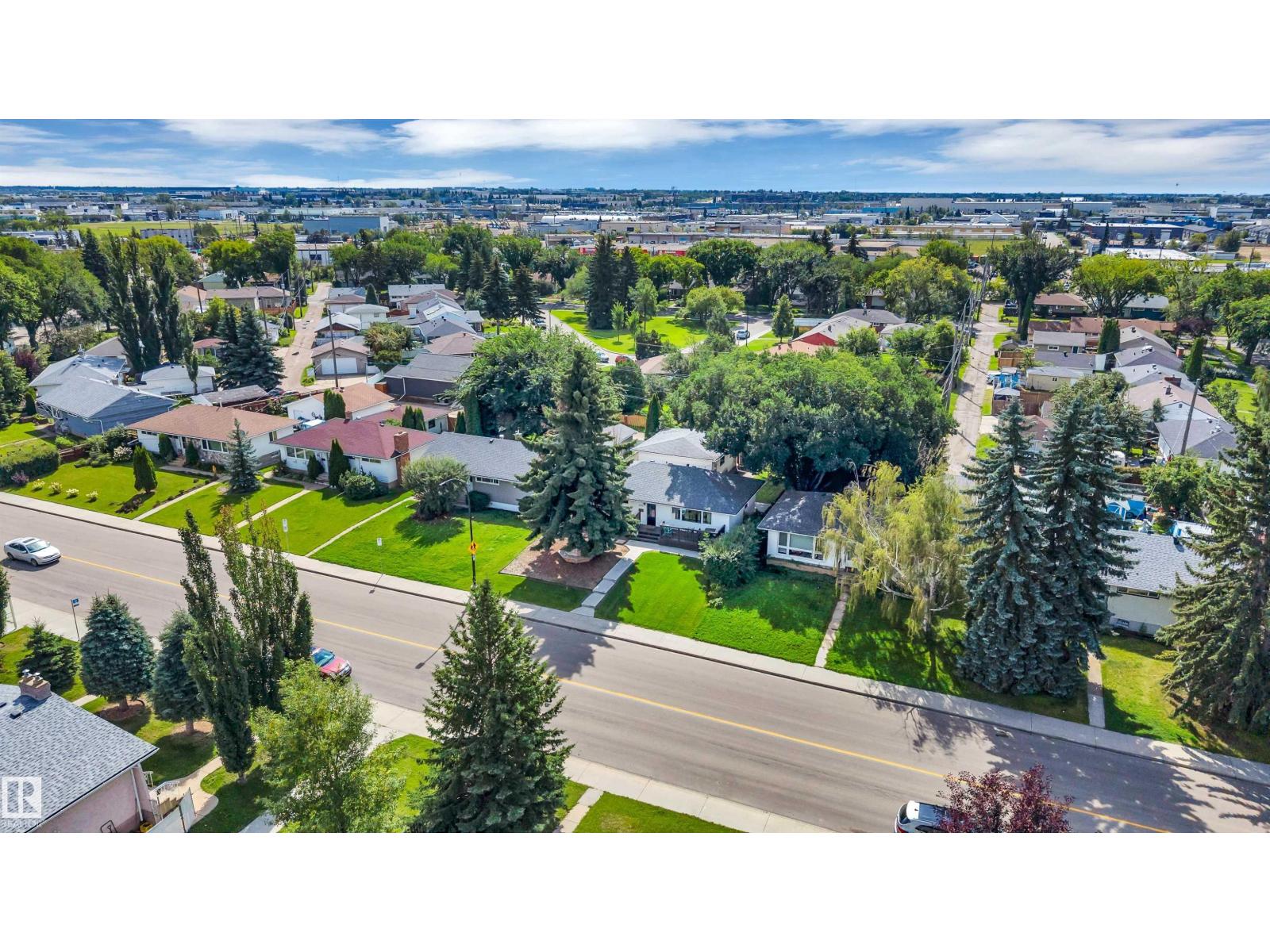 8615 66 AV NW - 51