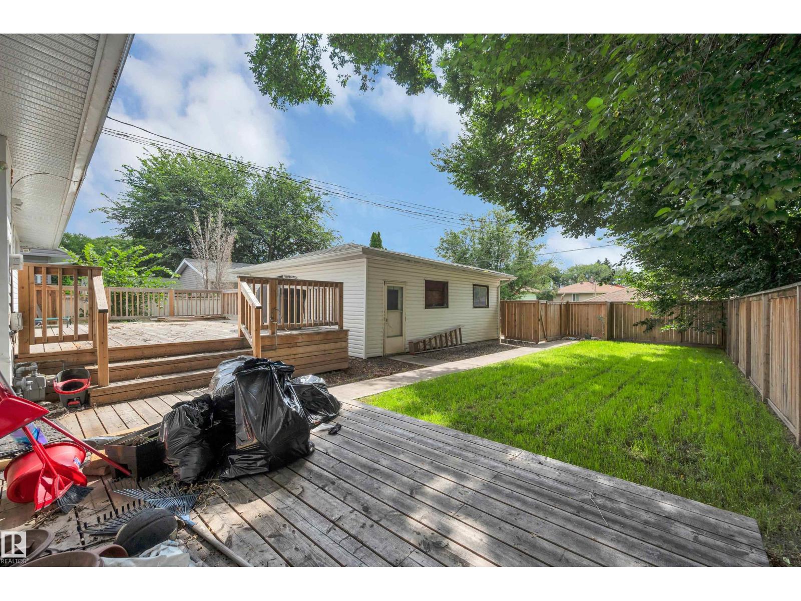 8615 66 AV NW - 41