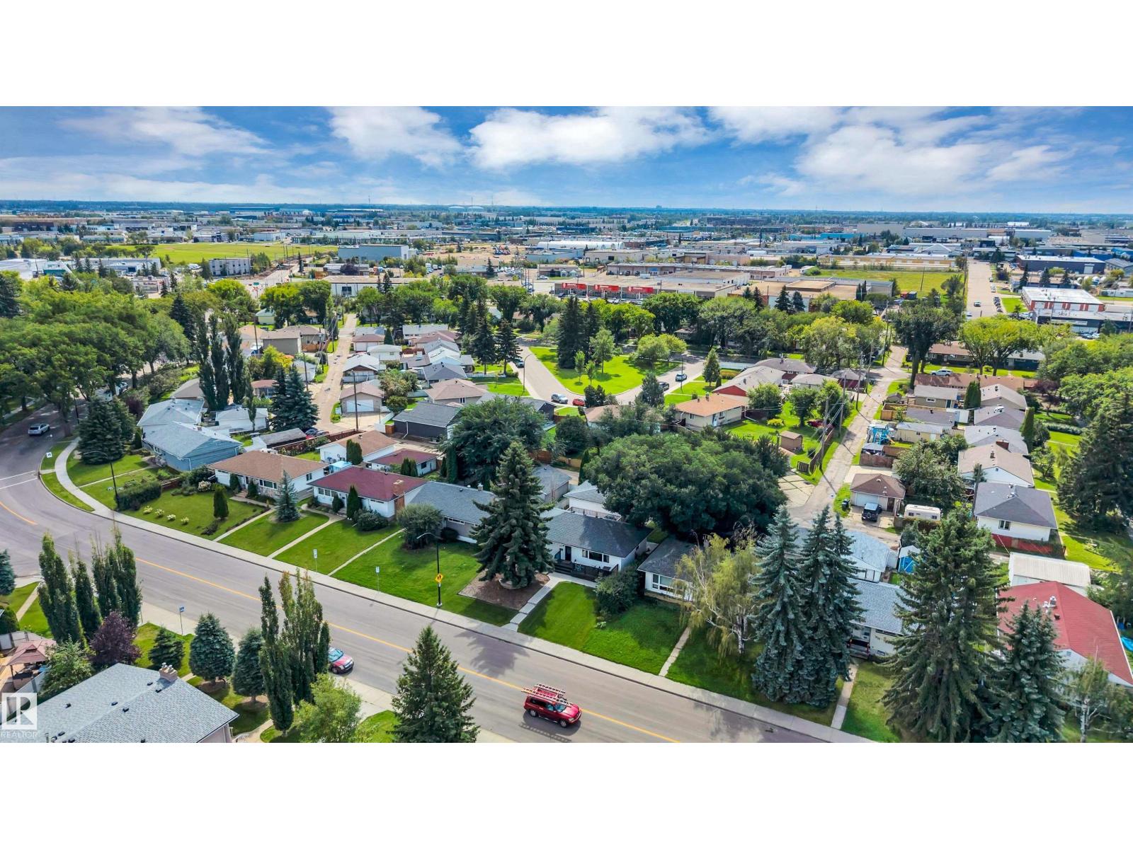8615 66 AV NW - 52