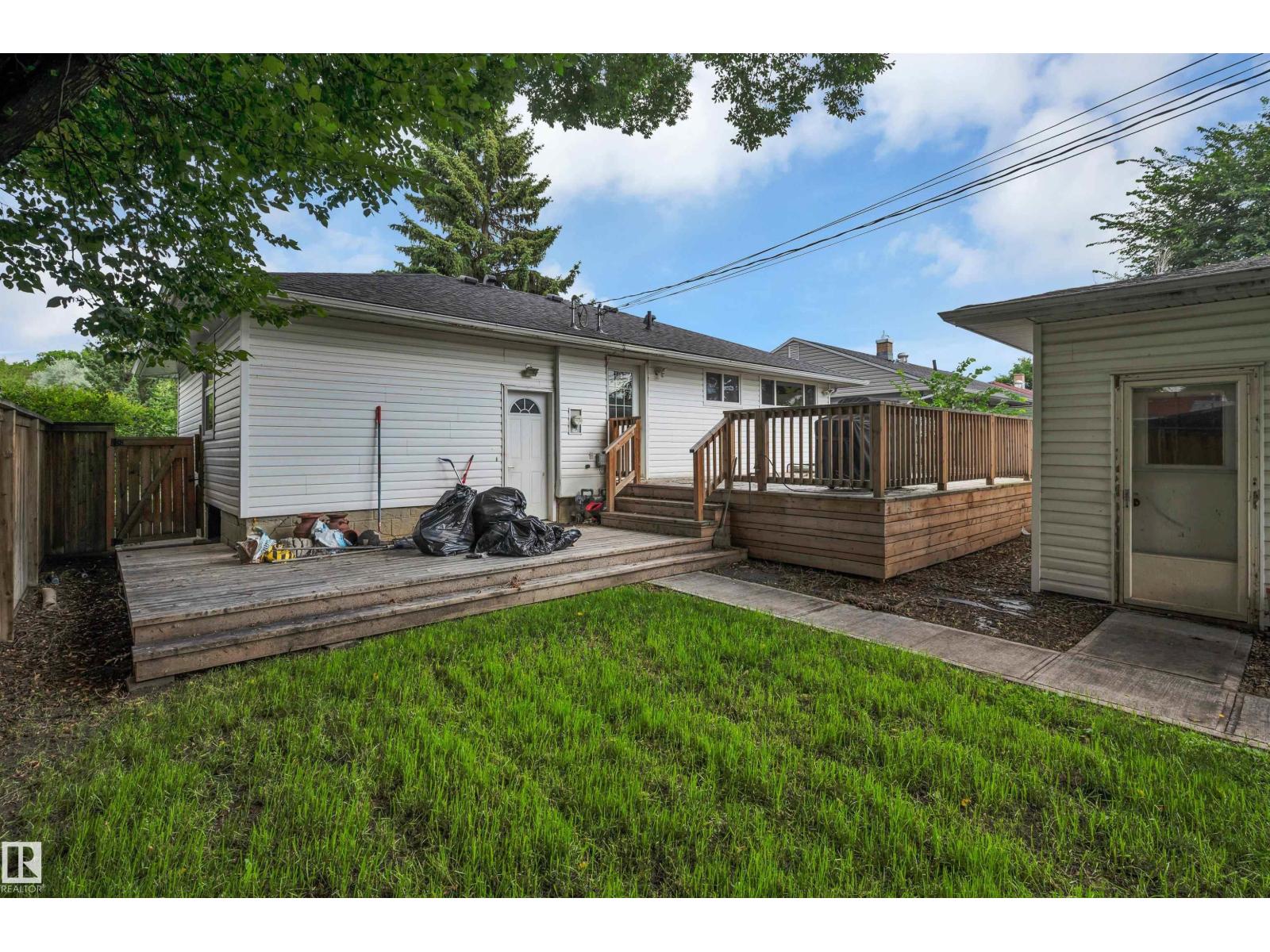 8615 66 AV NW - Image 42