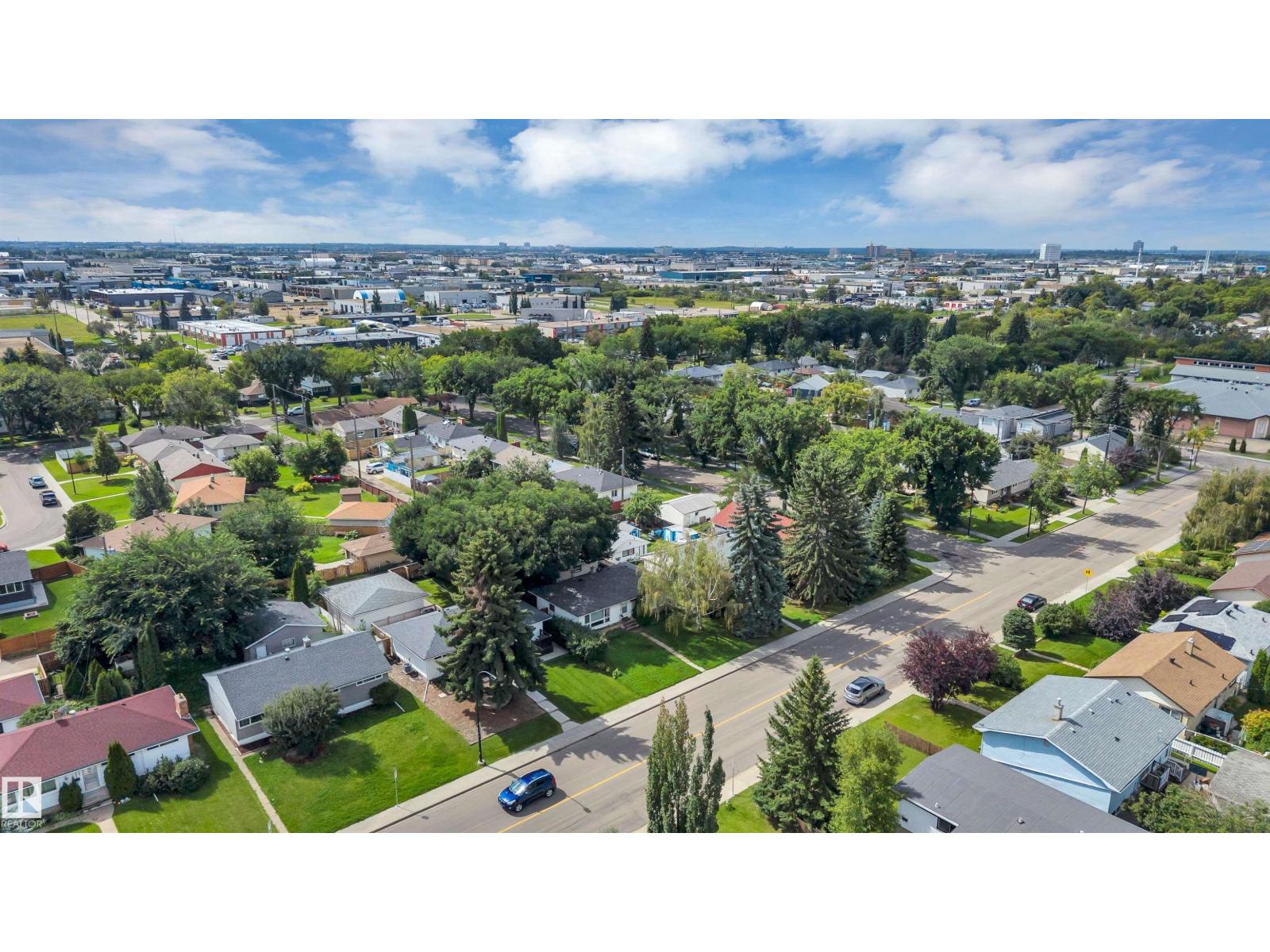 8615 66 AV NW - 53