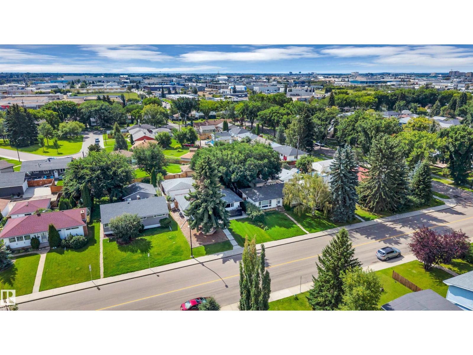 8615 66 AV NW - Image 50