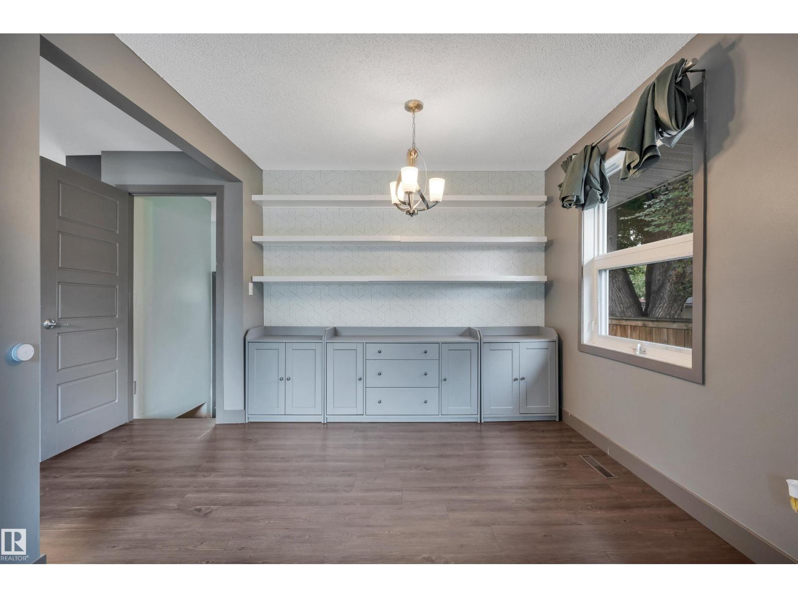 8615 66 AV NW - Image 11