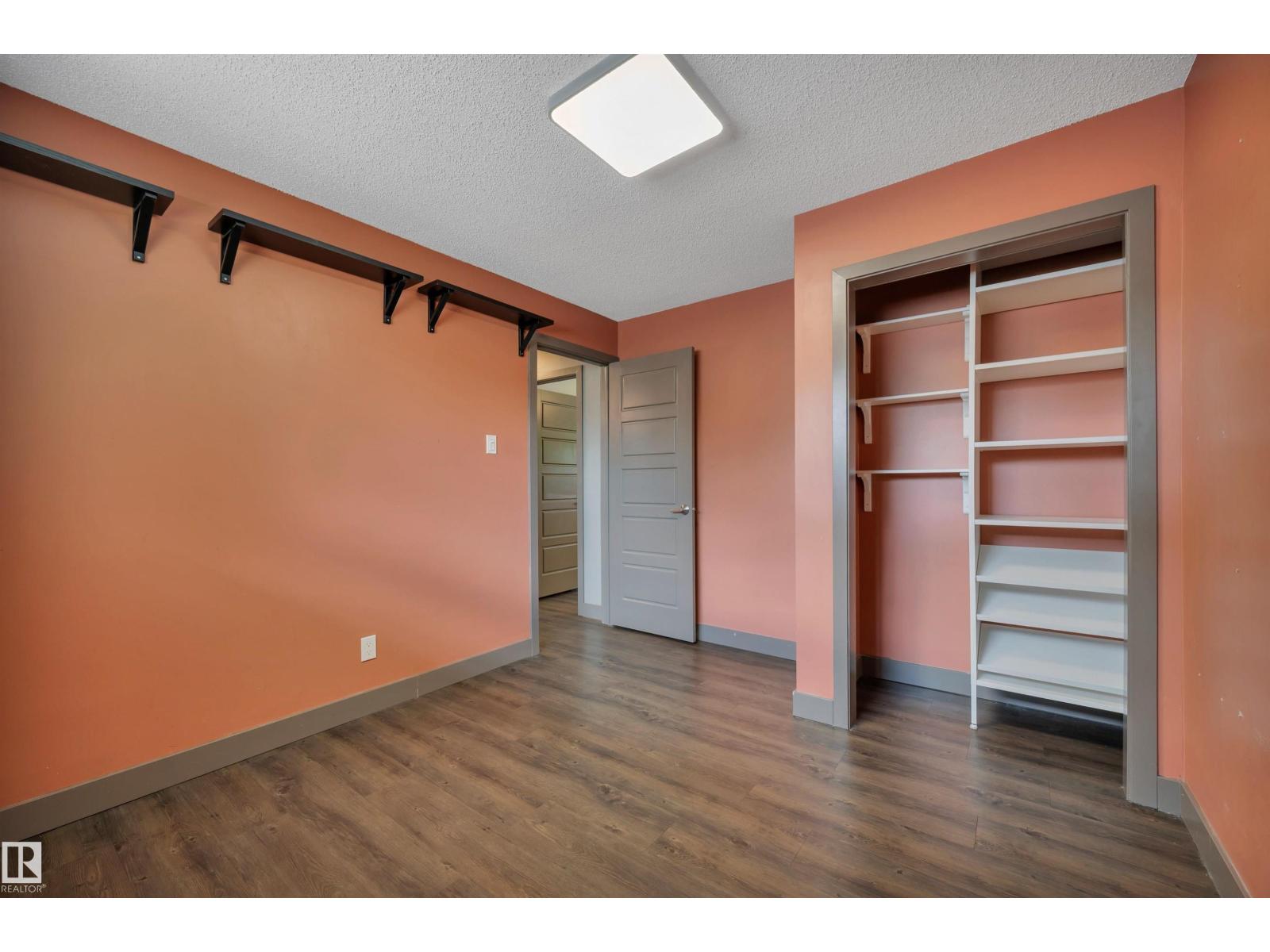 8615 66 AV NW - 25