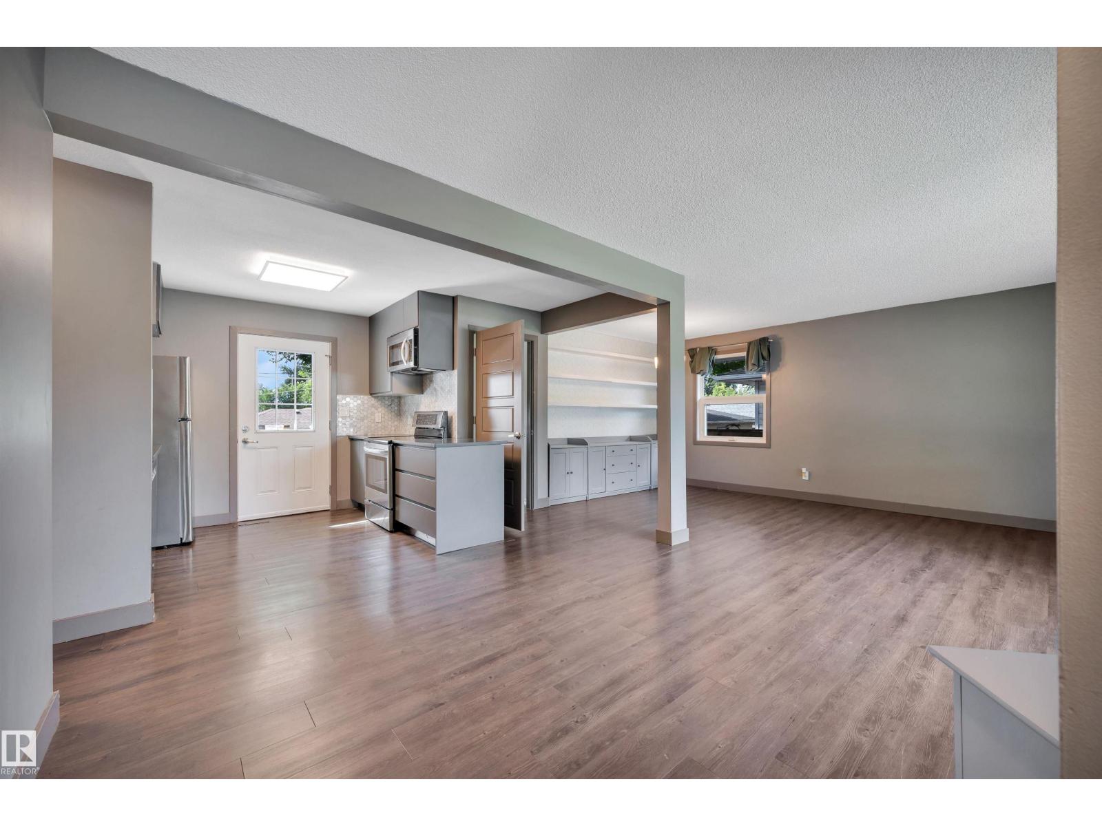 8615 66 AV NW - Image 5
