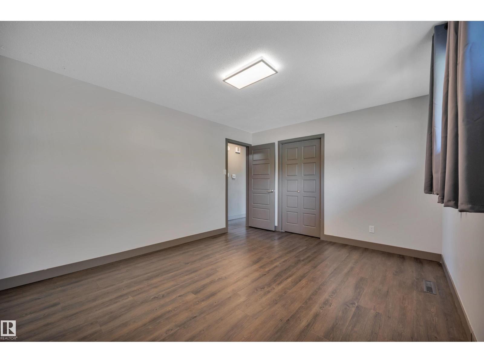 8615 66 AV NW - 22