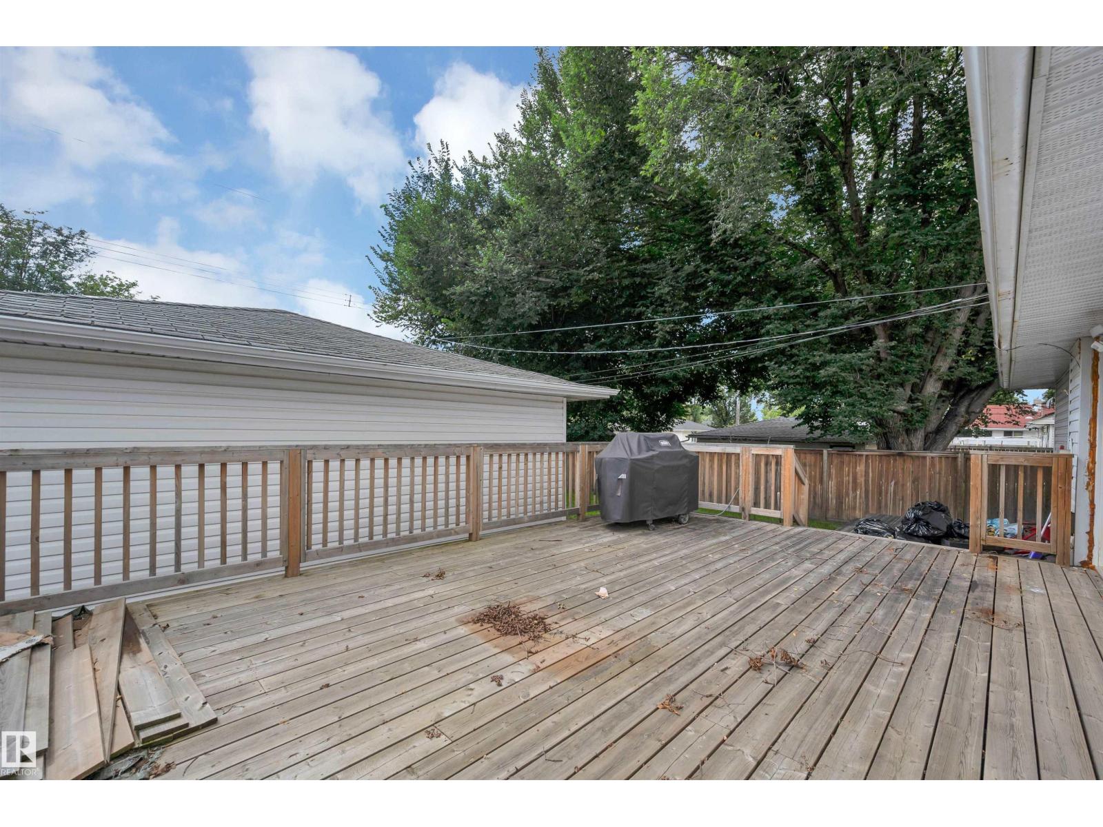 8615 66 AV NW - 40