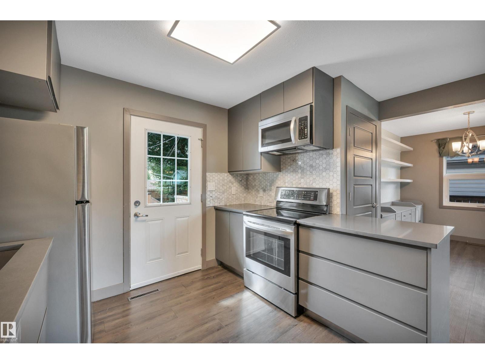8615 66 AV NW - Image 15