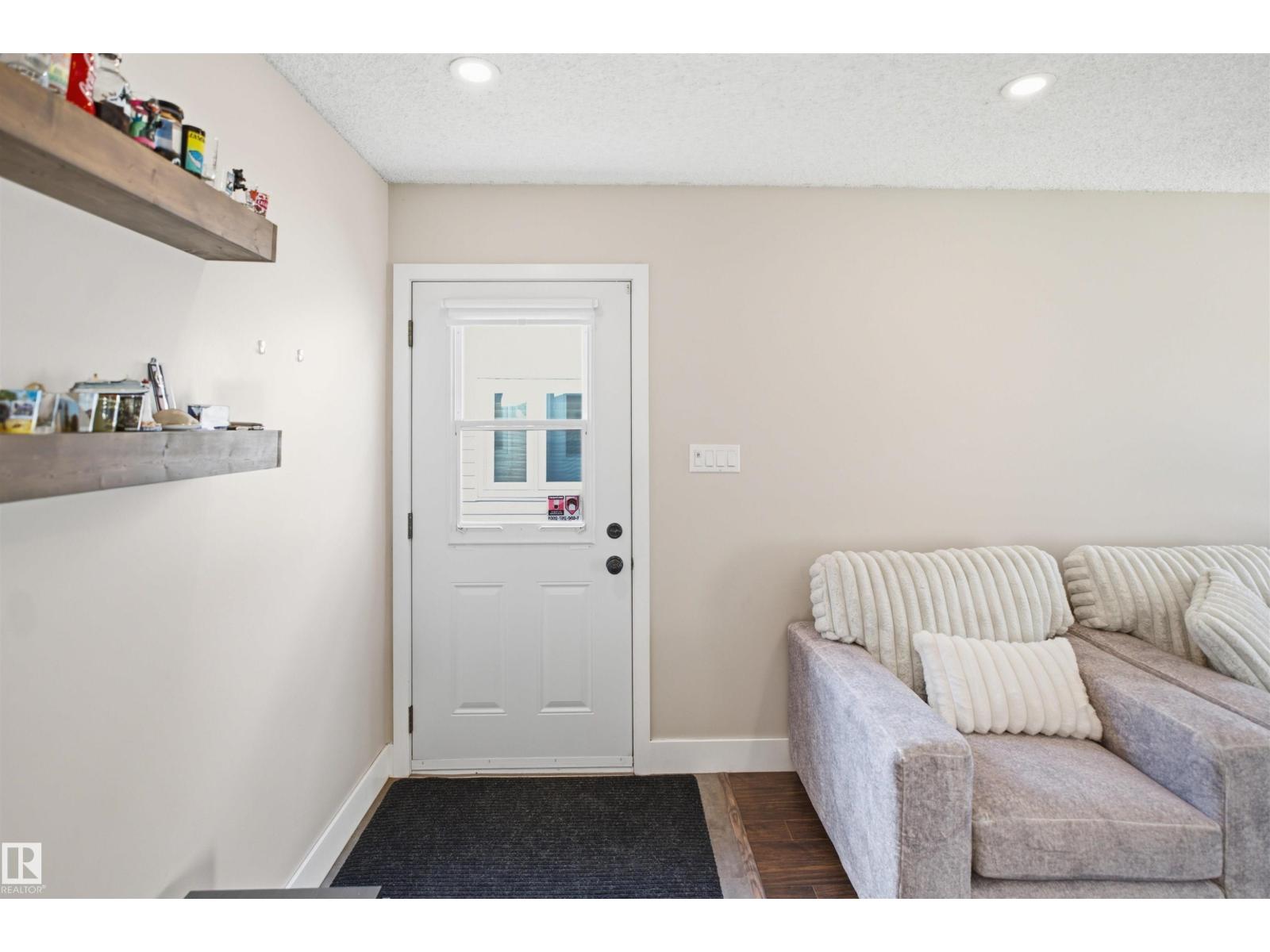 3515 20 Ave NW - 13