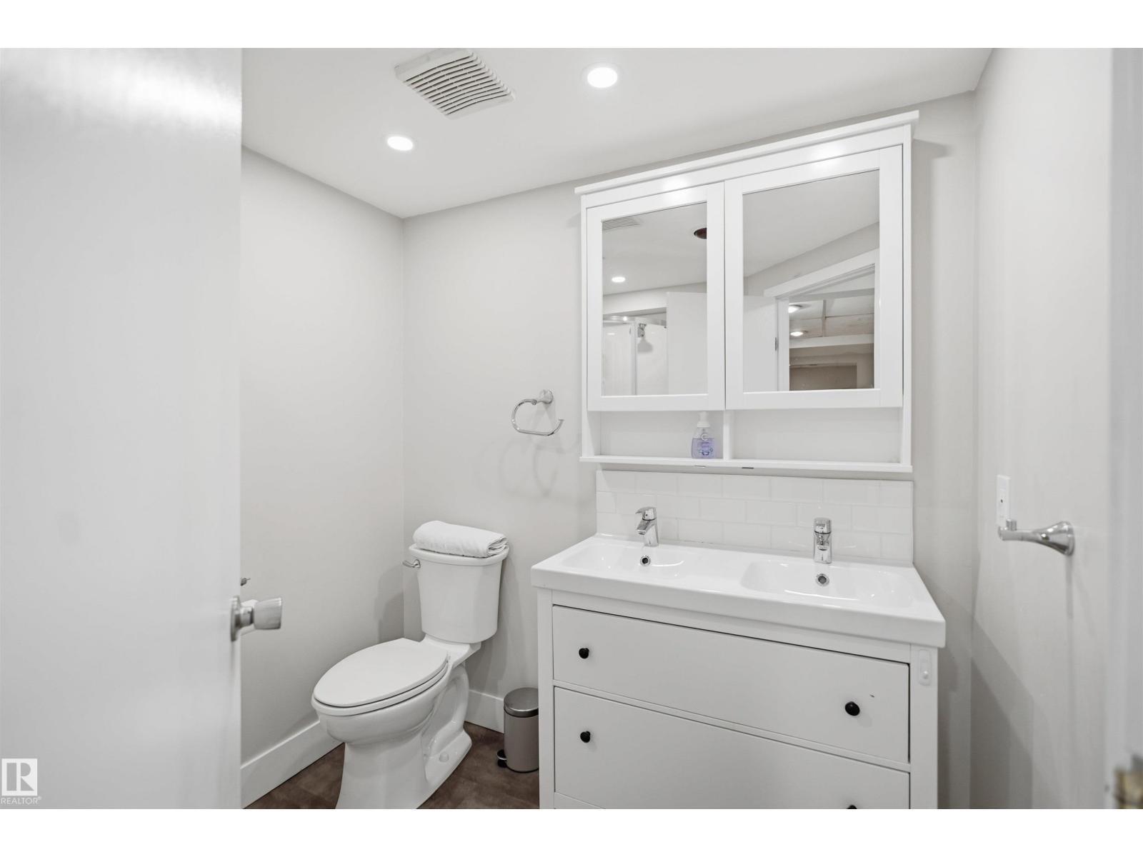 3515 20 Ave NW - 42