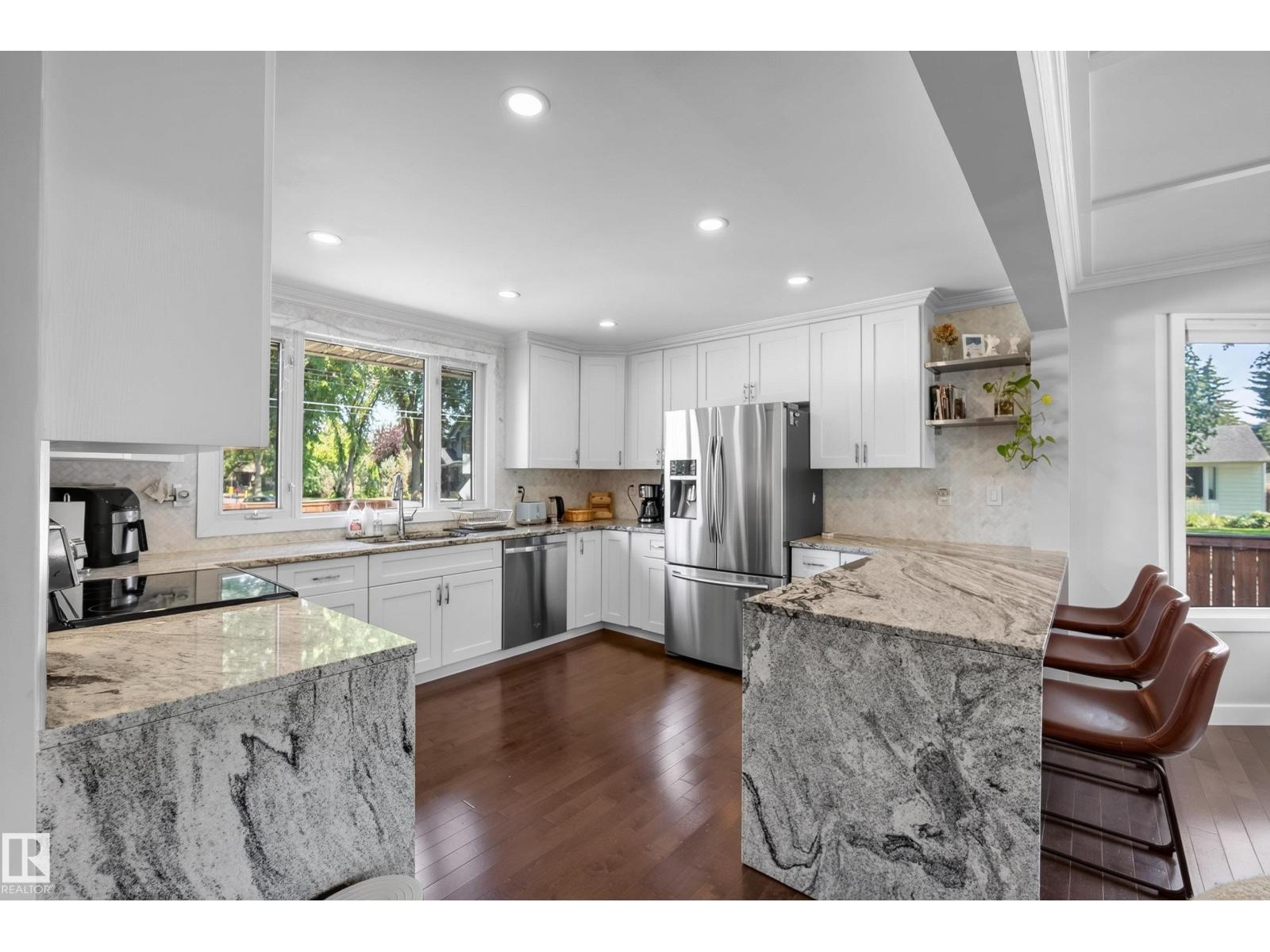14604 93 AV NW - 11