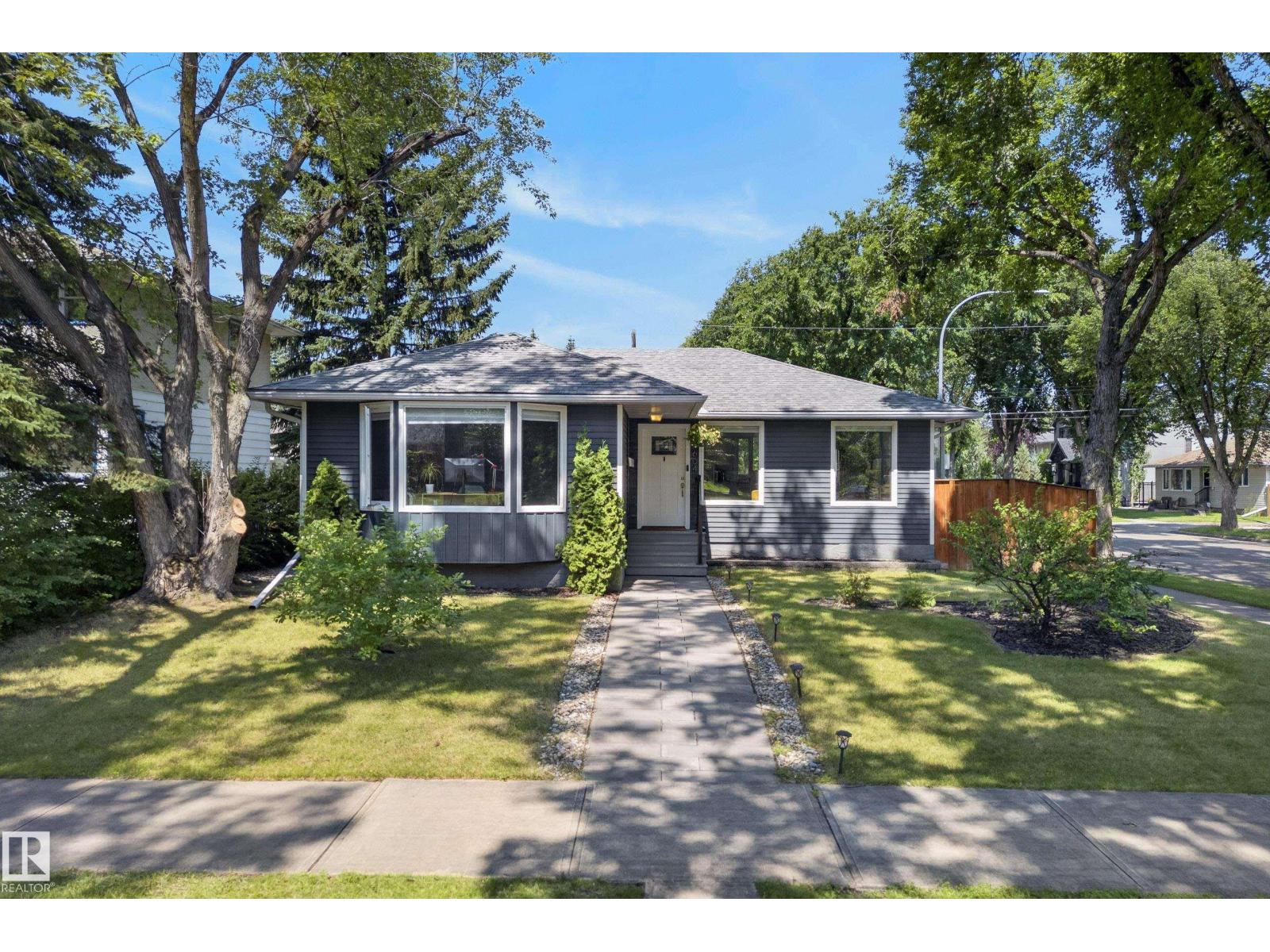 14604 93 AV NW - 2