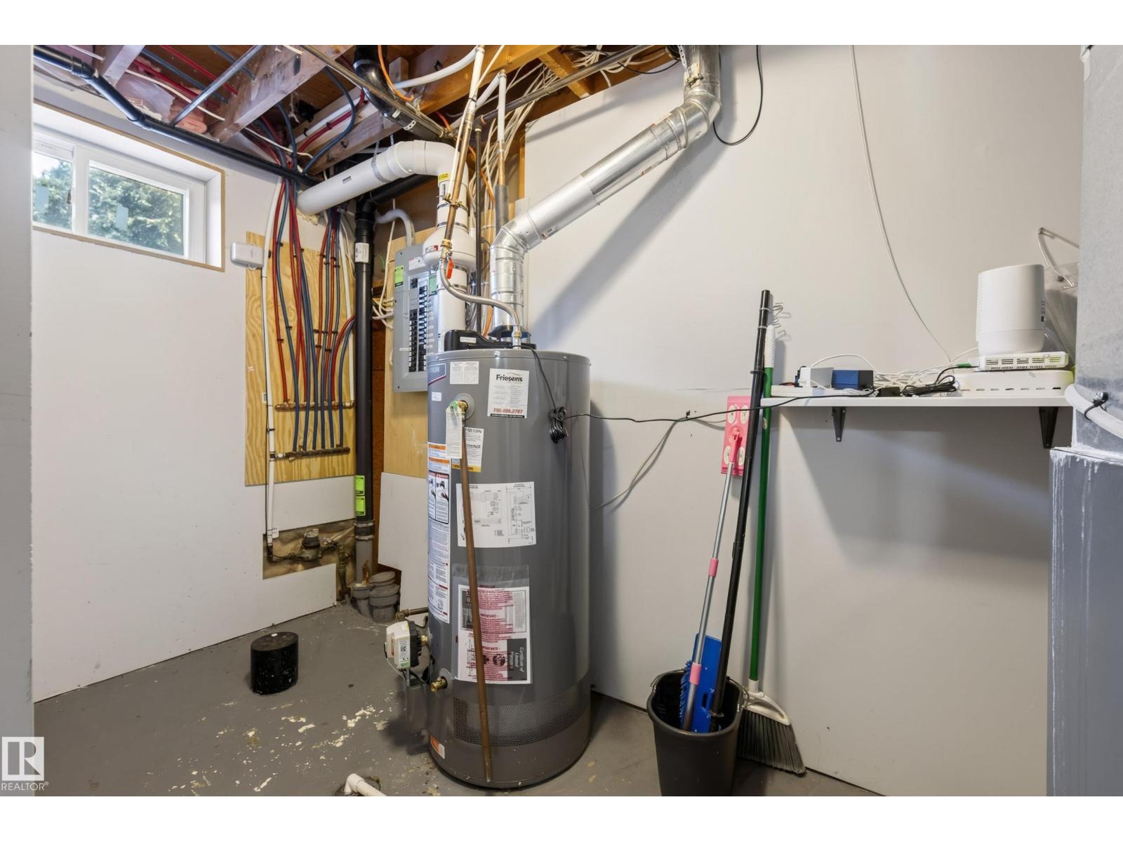 14604 93 AV NW - 37