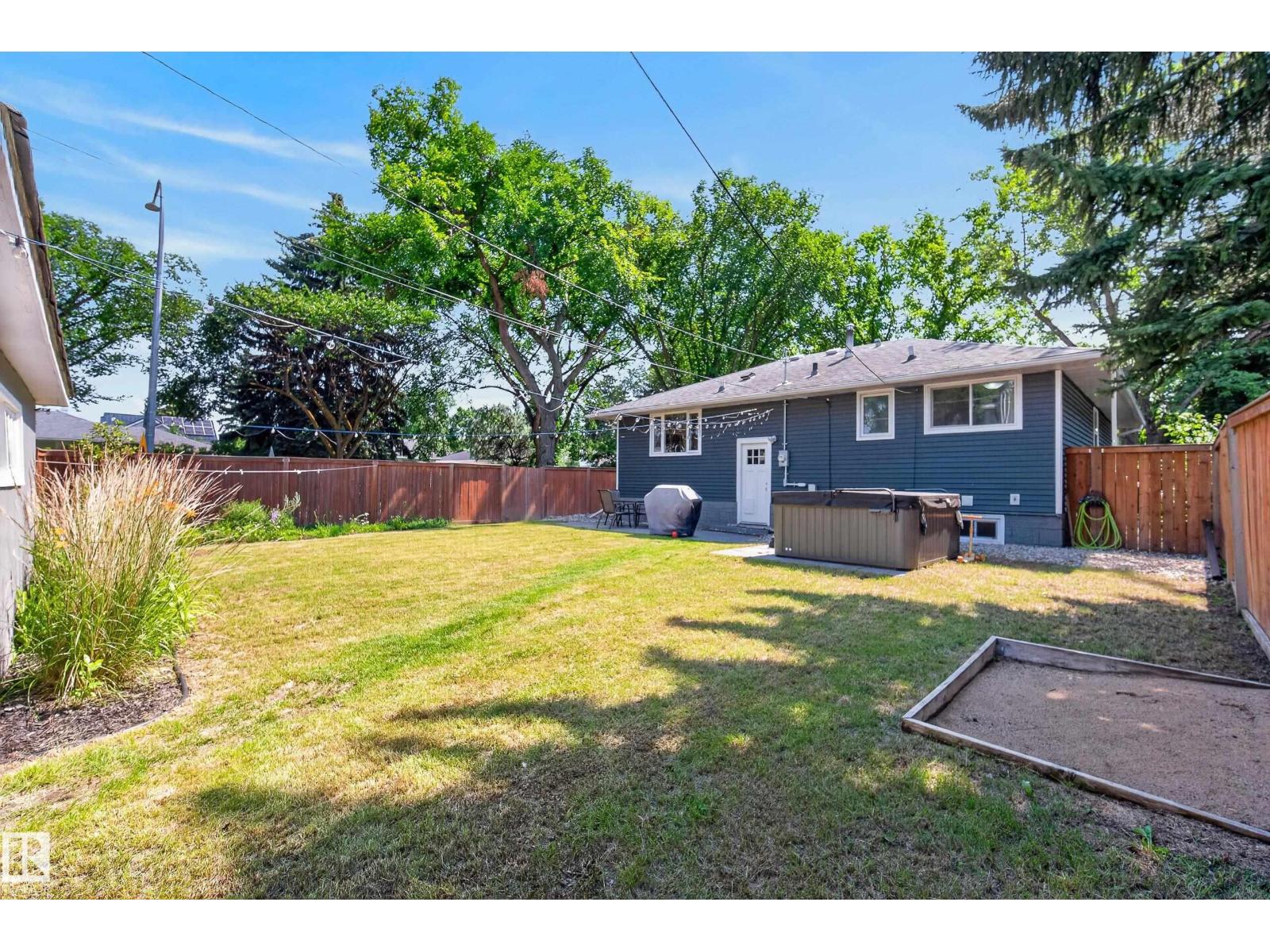 14604 93 AV NW - 44