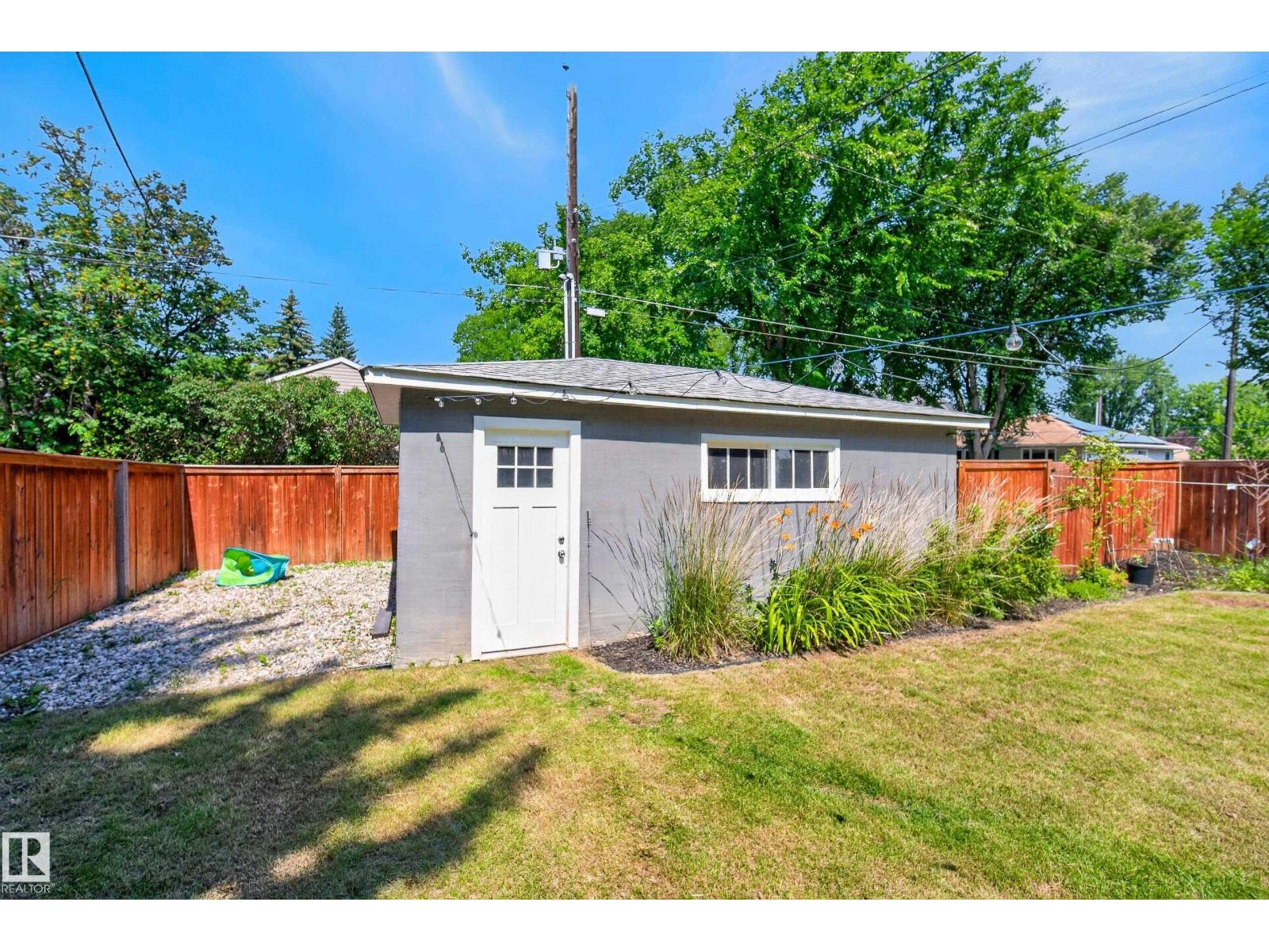 14604 93 AV NW - 46