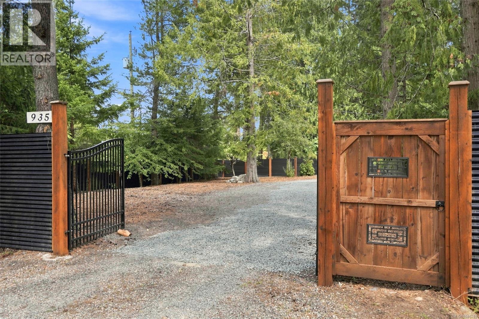 935 Meadowlark Pl - 66