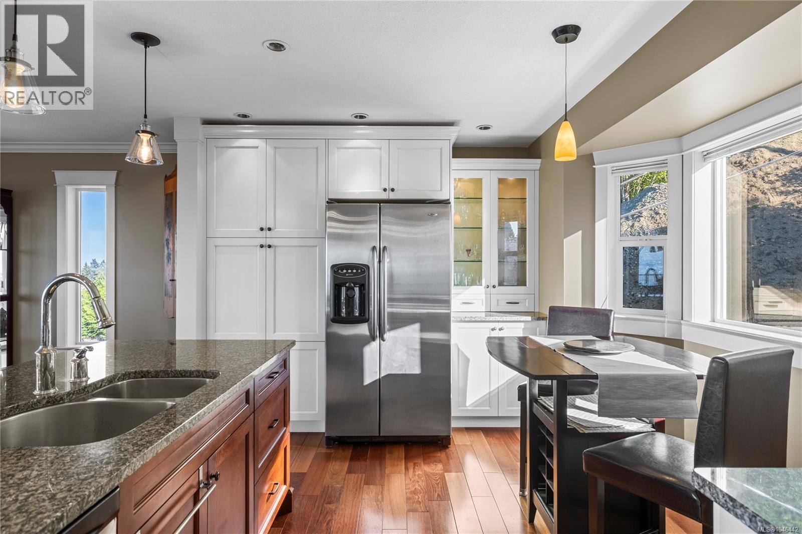 5170 Laguna Way - Image 25