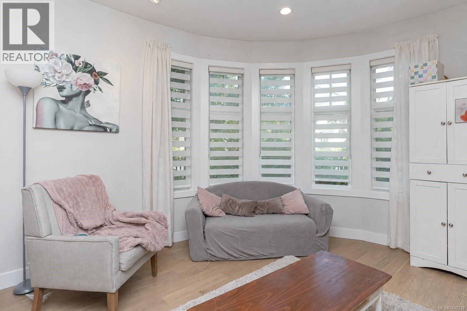 #105 1765 Oak Bay Ave - 16