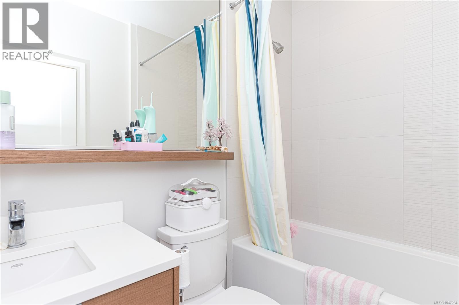 #105 1765 Oak Bay Ave - 22