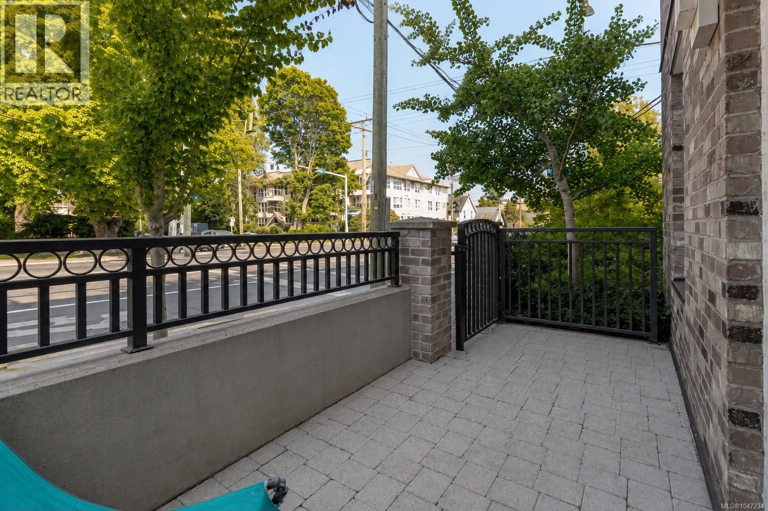 #105 1765 Oak Bay Ave - 26