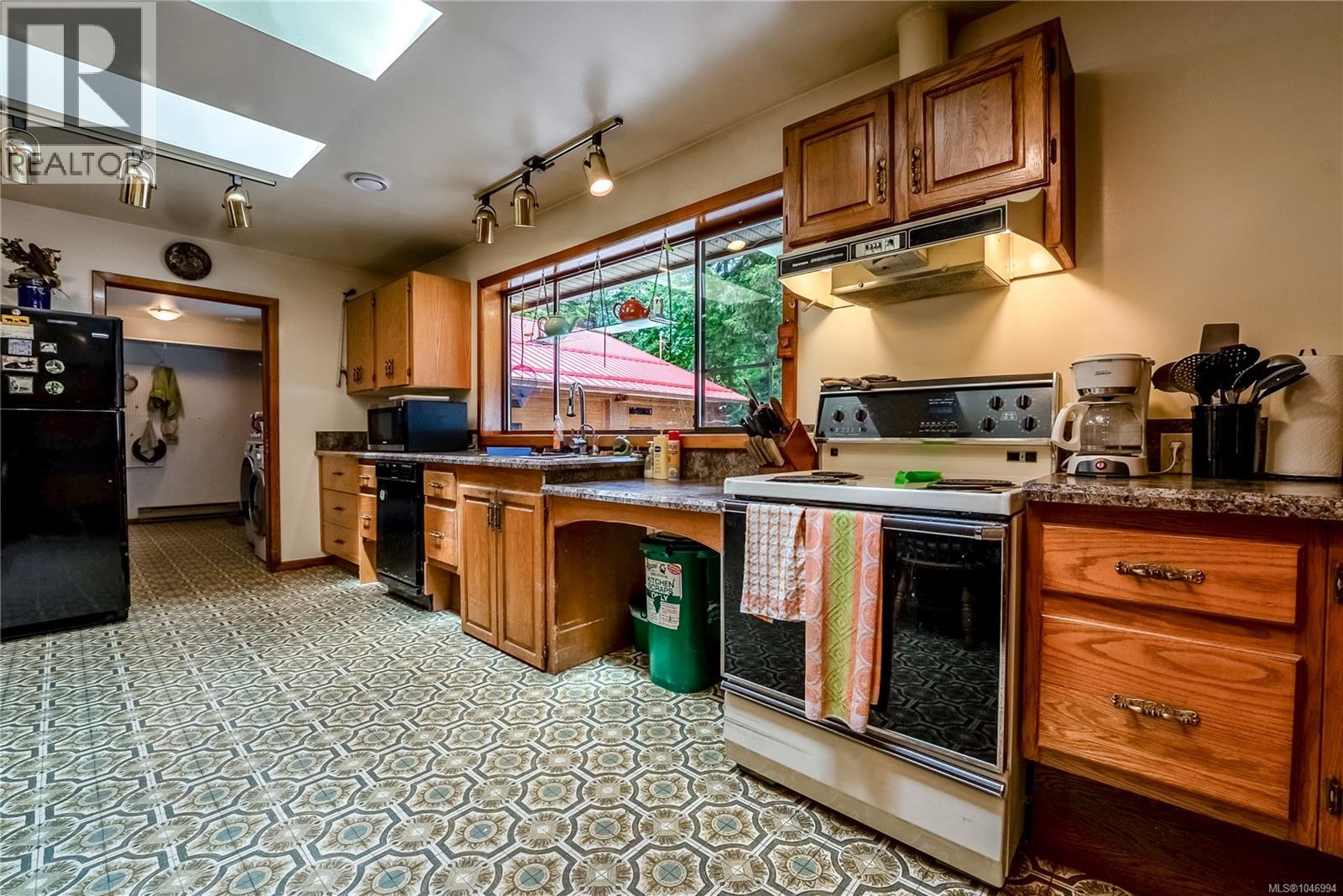 1698 Millstream Rd - Image 7